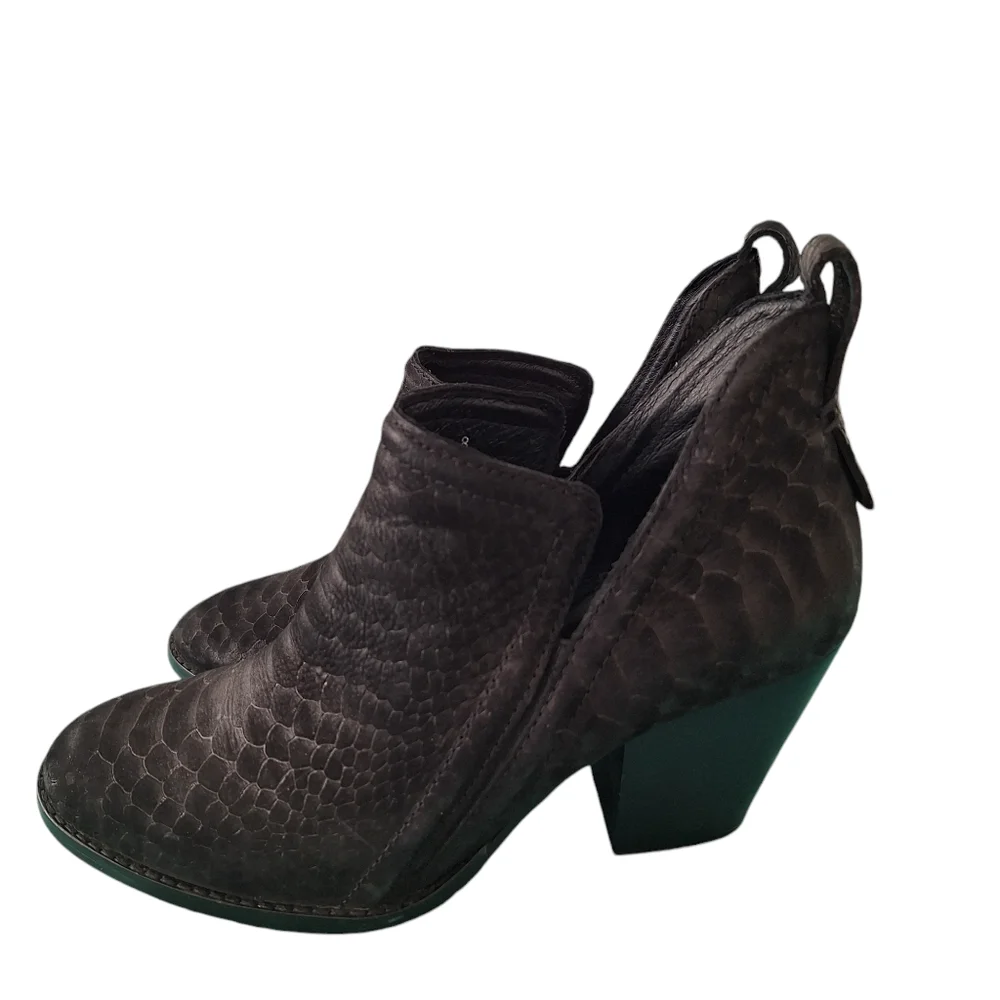 Jeffrey Campbell Rowlan Black Snakeskin Embossed Block Heel Ankle Boots sz8
